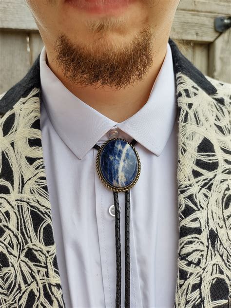 bolo tie fashion.